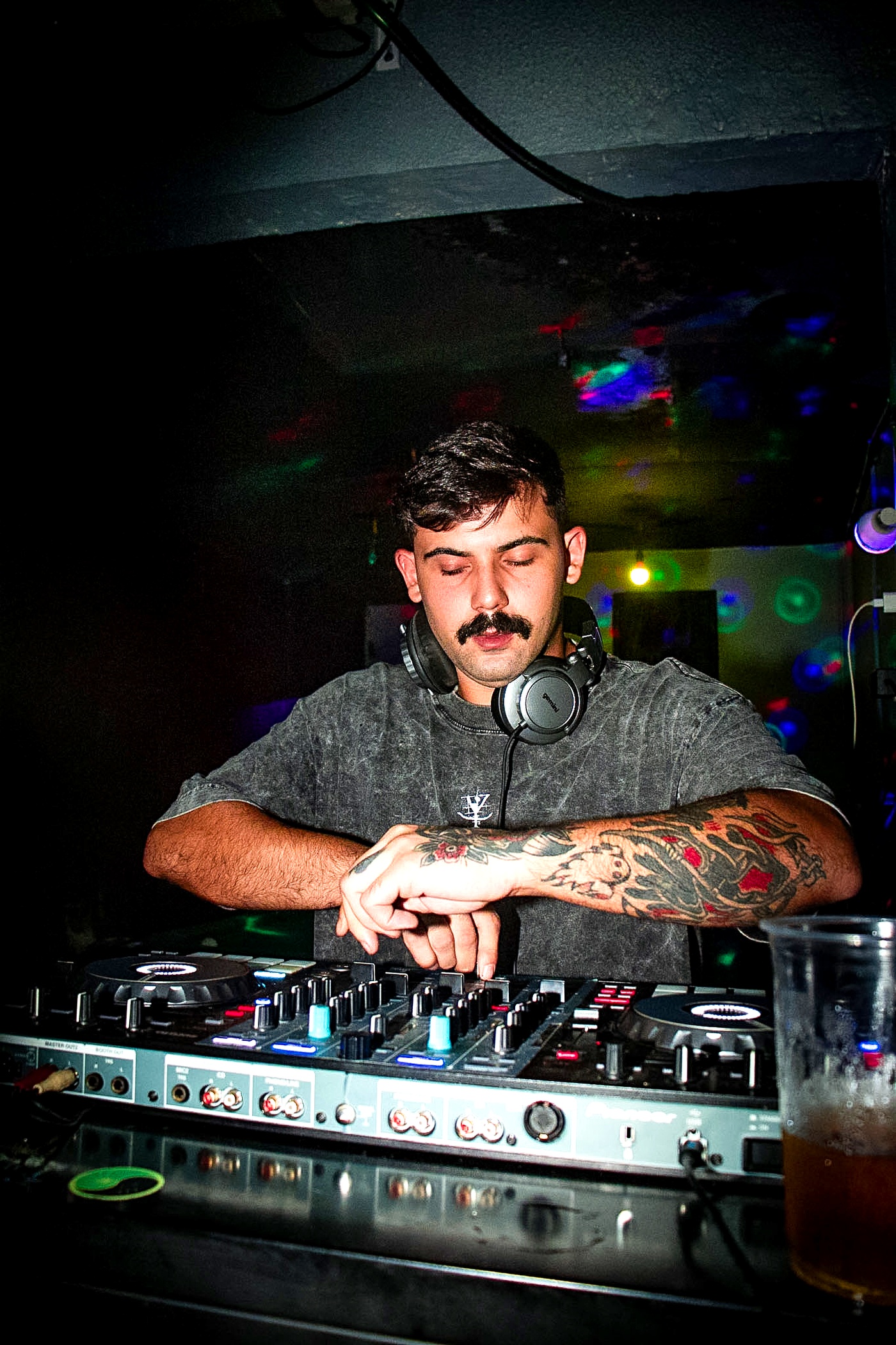DJ João Castro em performance